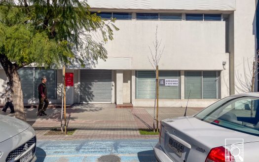 LOCAL COMERCIAL DE 2 PISOS EN ARRIENDO EN CALLE PRAT SAN FELIPE